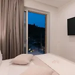 Apartment Athina With Direct Pool Access - Gh8 *