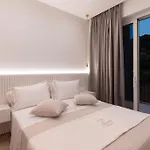 Apartment Athina With Direct Pool Access - Gh8 *