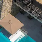 Athina With Direct Pool Access - Gh8 Apartment