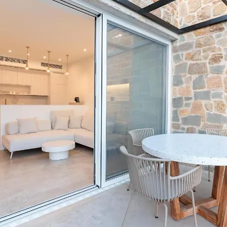 Athina With Direct Pool Access - Gh8