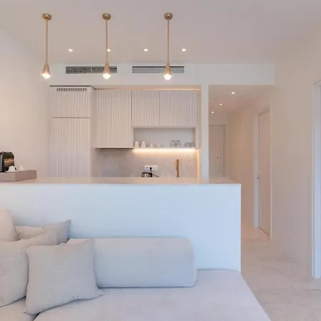 Athina With Direct Pool Access - Gh8 Apartament