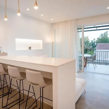 Athina With Direct Pool Access - Gh8 지아로바