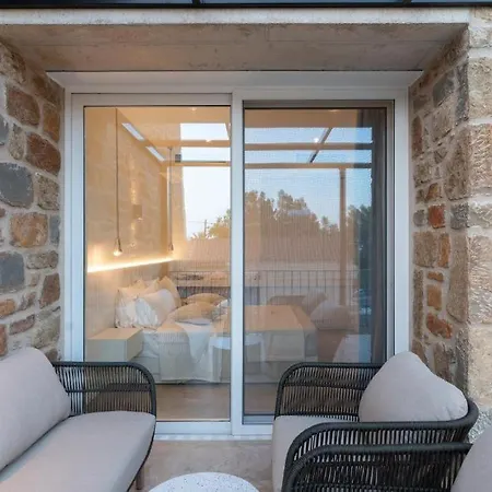 Athina With Direct Pool Access - Gh8 Apartmán