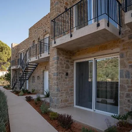 Apartmán Athina With Direct Pool Access - Gh8 *