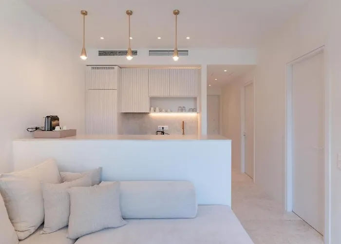 Athina With Direct Pool Access - Gh8 Apartament