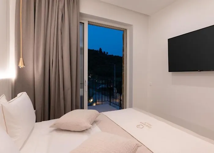 아파트 Athina With Direct Pool Access - Gh8 *