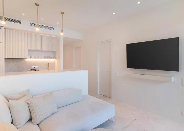 Athina With Direct Pool Access - Gh8 아파트 지아로바