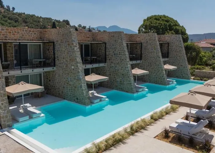 Athina With Direct Pool Access - Gh8 * Gialova