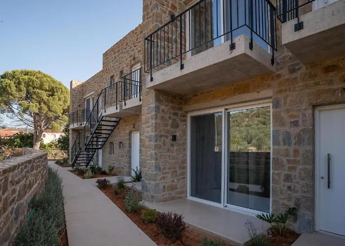 아파트 Athina With Direct Pool Access - Gh8 *